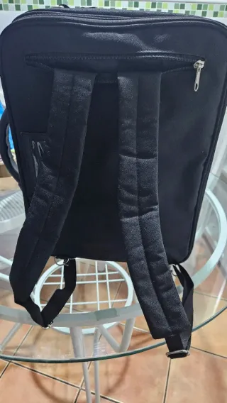 Maletín tipo mochila negro