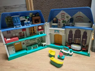 Casa de muñecas con accesorios