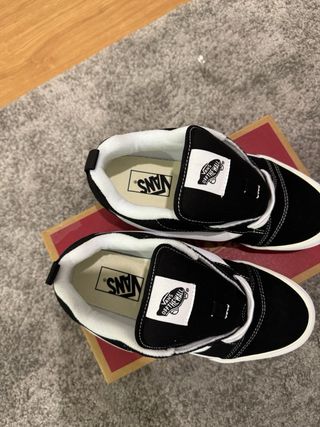 Zapatillas Vans knu Negras y Blancas