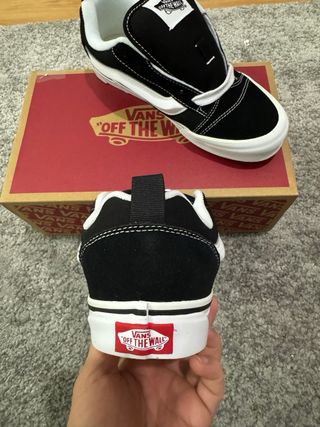 Zapatillas Vans knu Negras y Blancas