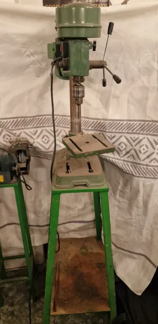 Taladro de Columna Verde