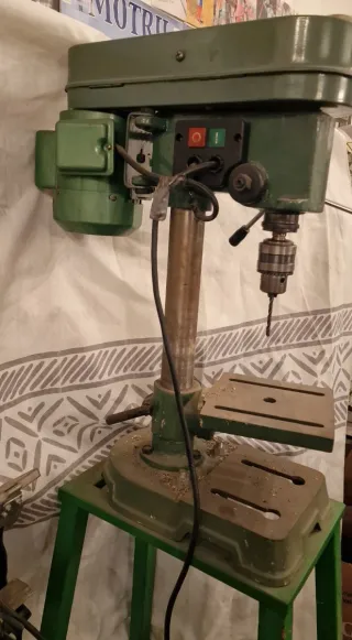 Taladro de Columna Verde