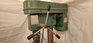 Taladro de Columna Verde