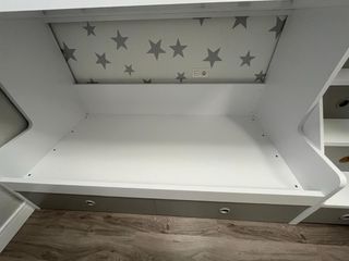 Cama litera compacta con cajones