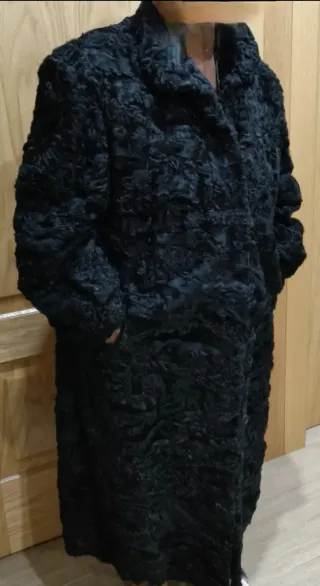 Abrigo largo astracán negro talla 46