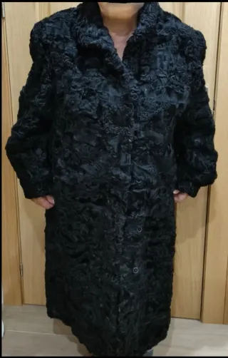 Abrigo largo astracán negro talla 46
