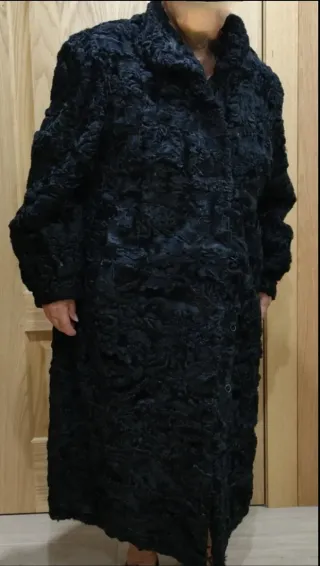 Abrigo largo astracán negro talla 46