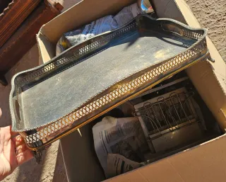 Bandeja antigua de metal decorada