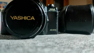 Yashica 108 Multi Program Cámara Analógica