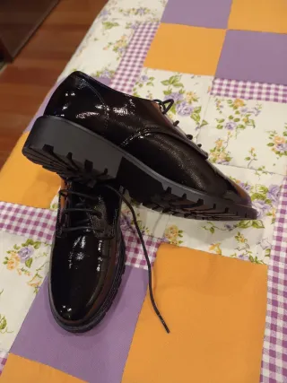 Zapatos de cordones negros talla 38