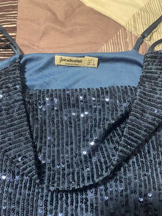 Top lentejuelas azul Stradivarius