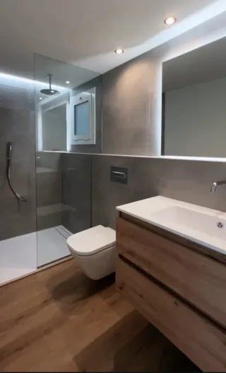 CONSTRUCCIONES Y REFORMAS