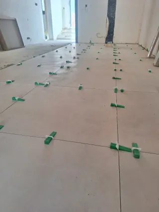 CONSTRUCCIONES Y REFORMAS