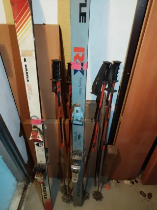 Esquís Salomon. Dos pares de esquís.
