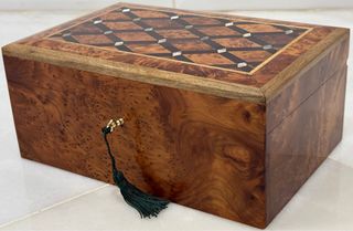 PRECIOSA CAJA MADERA RAÍZ TUYA, NÁCAR, MARQUETERÍA