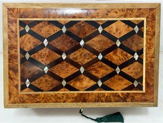 PRECIOSA CAJA MADERA RAÍZ TUYA, NÁCAR, MARQUETERÍA