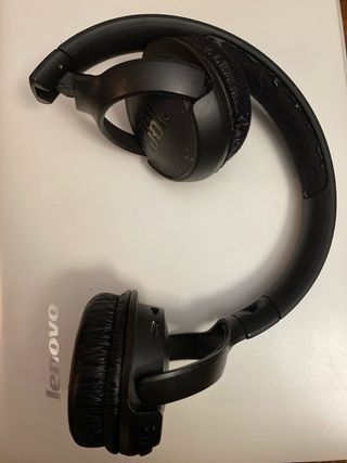 Auscutadores JBL pretos