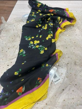 NUEVO Pañuelo foulard Desigual flores amarillas