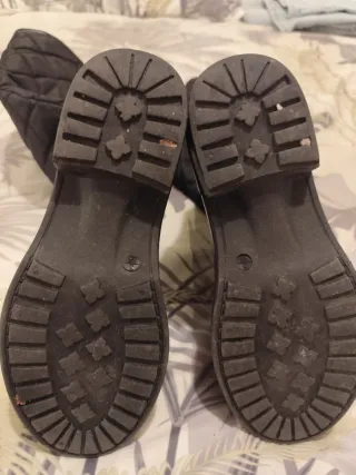 Botas de agua negras acolchadas