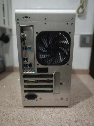 PC Sobremesa Ryzen 5 8400F 16GB DDR5 GTX 1050