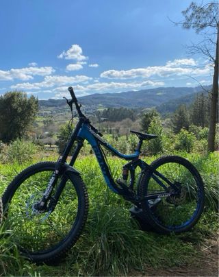 Giant Reign DH Bicicleta Montaña