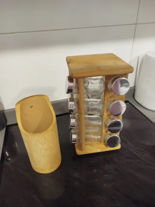 Especiero de bambú 16 tarros + soporte utensilios