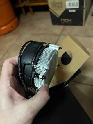 Caja AMD Ryzen 5 + disipador de origen