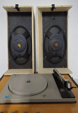 Tocadiscos Vintage Bettor Mark 240S Portátil