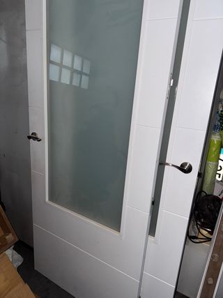 Puerta interior blanca con cristal