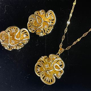 Conjunto Aço Inoxidável Brinco e Colar Dourado