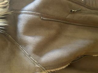 Chaqueta Guess con cuello de pelo