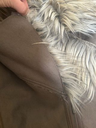 Chaqueta Guess con cuello de pelo