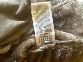 Chaqueta Guess con cuello de pelo