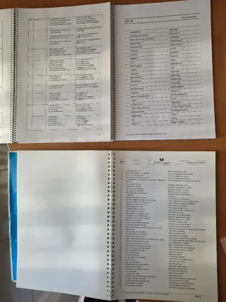 5 cuadernos de Pueblo Ingles y 3 de Vaughan