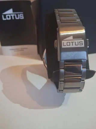 Reloj Lotus Hombre Blanco y Negro