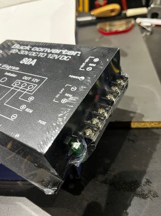 Reductor Voltaje DC24V a DC12V