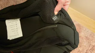 Chaleco Hípica Negro y Rojo