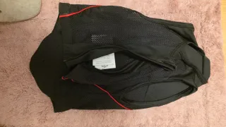 Chaleco Hípica Negro y Rojo