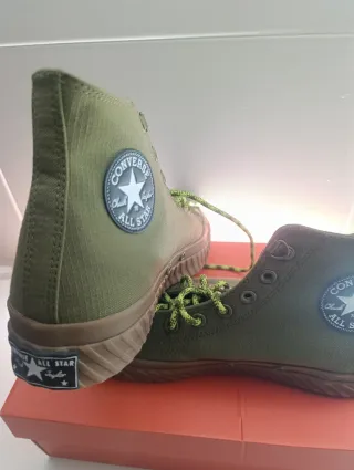 Zapatillas altas verdes y marrones