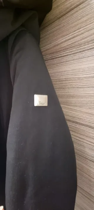 Piumino Treapi nero con cappuccio in pelliccia