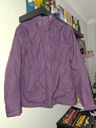 Chaquetón morado impermeable