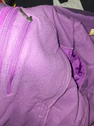 Chaquetón morado impermeable