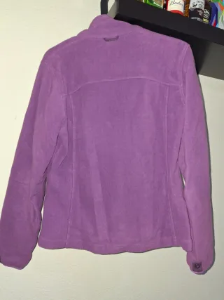 Chaquetón morado impermeable