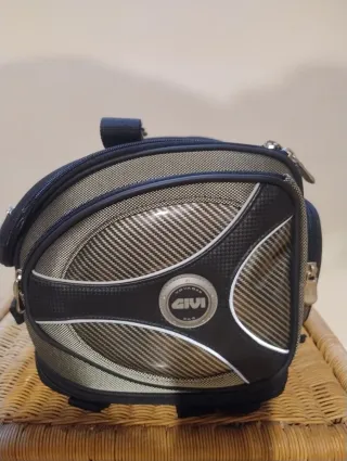 Bolsa de sillín/sobre baúl moto Givi nueva.