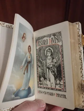 Devocionario antiguo infantil