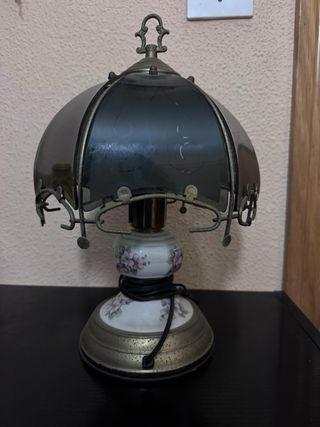 Lamparita antigua floral conservada