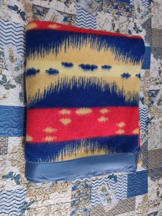 Manta gruesa 2a mano para cama 135