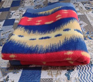 Manta gruesa 2a mano para cama 135