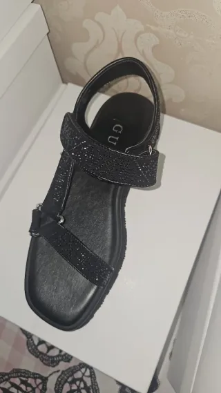 Sandalias Guess Beige y Marrón