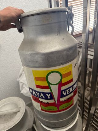 Lecheras metálicas vintage